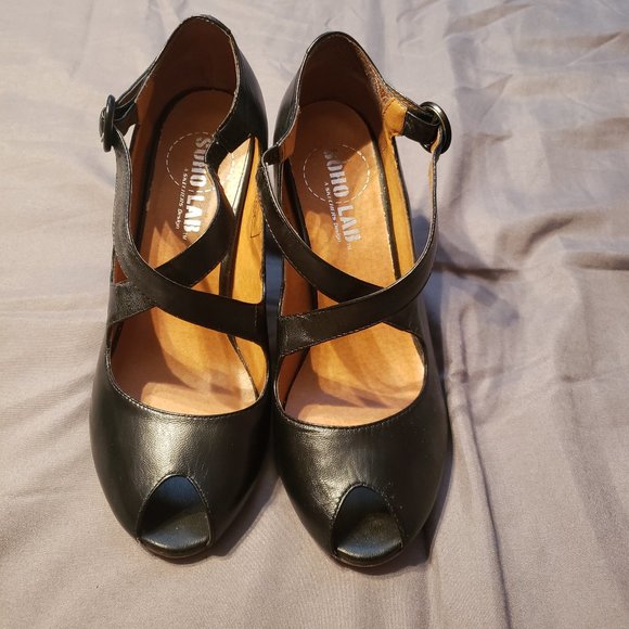 SoHo Lab Black Peep Toe Pump with Cross Straps, 7M - Picture 1 of 7
